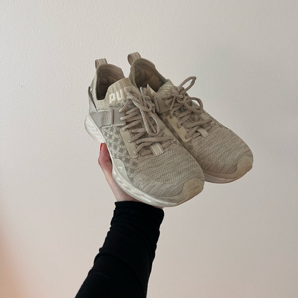 ignite evoknit lo pavement